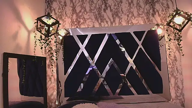 charlotte bluee online show from October 28, 2025, 6:32 pm