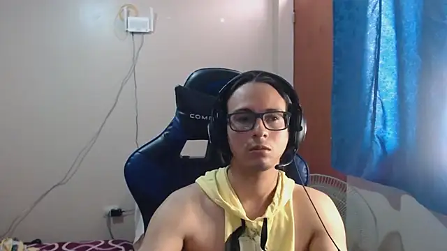 cholitohermoso online show from February 13, 2025, 6:48 pm