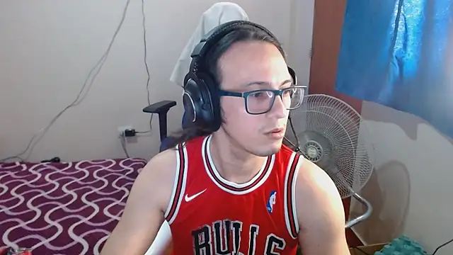 cholitohermoso online show from February 15, 2025, 6:12 pm