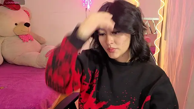 LUDO KITTY TAY online show from October 7, 2025, 3:36 am