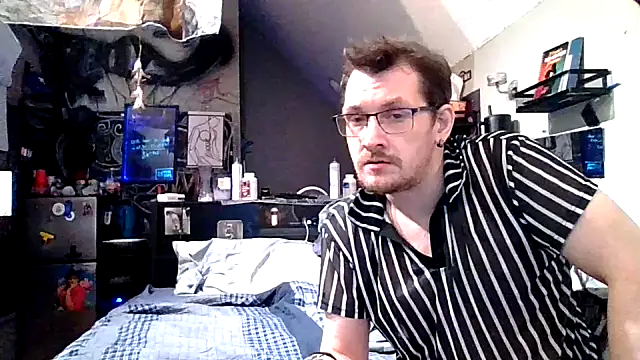 Sk00byJaXxX212 online show from May 14, 2026, 4:19 am