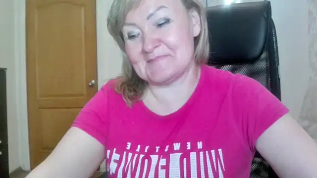 Snapshot of Victoria_secrets_ chatting on June 3, 2026, 6:02 pm Victoria secrets online show from June 3, 2026, 6:02 pm