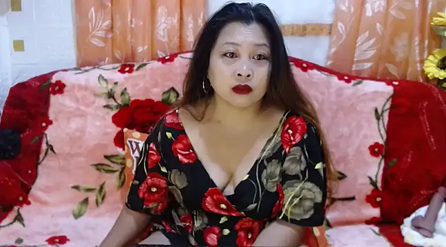 Snapshot of UrSweetClassyPinay chatting on January 18, 2025, 9:02 pm UrSweetClassyPinay online show from January 18, 2025, 9:02 pm