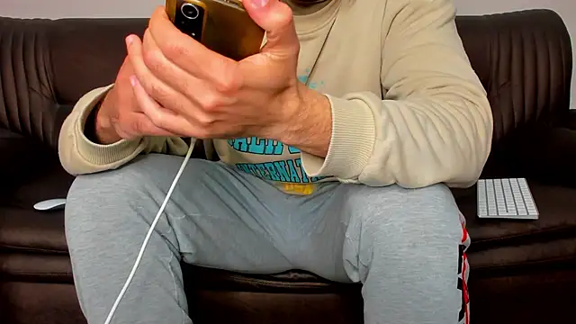 sexyhotmusclesforyou1 online show from March 17, 2025, 10:28 pm