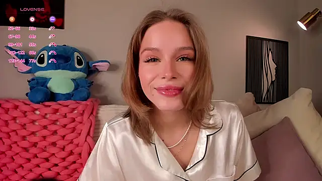 TaiteBayles online show from September 29, 2025, 1:11 am