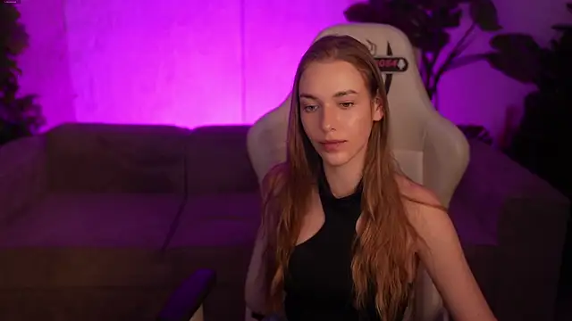 Snapshot of Layla_Sweet_ chatting on January 18, 2026, 3:32 am Layla Sweet online show from January 18, 2026, 3:32 am