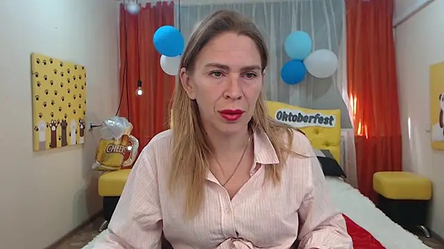 TessaDaybreak online show from September 25, 2025, 6:28 am