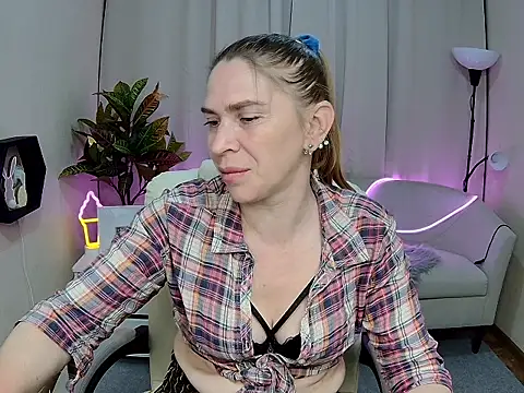 TessaDaybreak online show from May 14, 2026, 12:23 pm