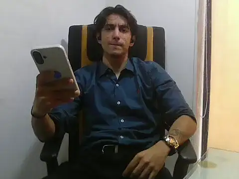 degenluv online show from June 17, 2026, 8:39 am