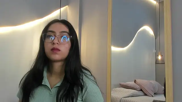 Snapshot of lucelly_15 chatting on January 17, 2026, 11:37 am lucelly 15 online show from January 17, 2026, 11:37 am