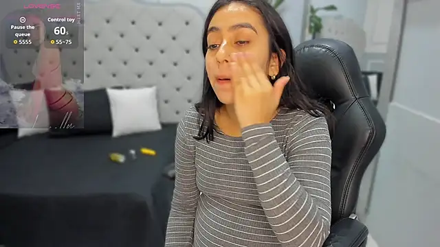 Snapshot of lucelly_15 chatting on February 3, 2026, 11:48 am lucelly 15 online show from February 3, 2026, 11:48 am