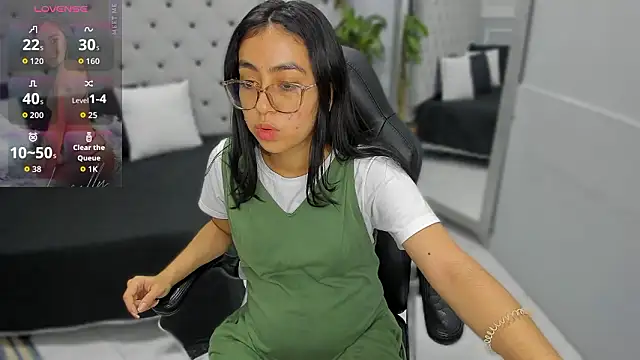 Snapshot of lucelly_15 chatting on February 4, 2026, 11:38 am lucelly 15 online show from February 4, 2026, 11:38 am