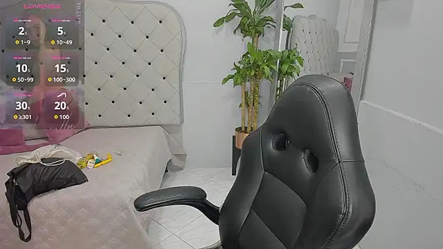 Snapshot of lucelly_15 chatting on February 12, 2026, 11:27 am lucelly 15 online show from February 12, 2026, 11:27 am