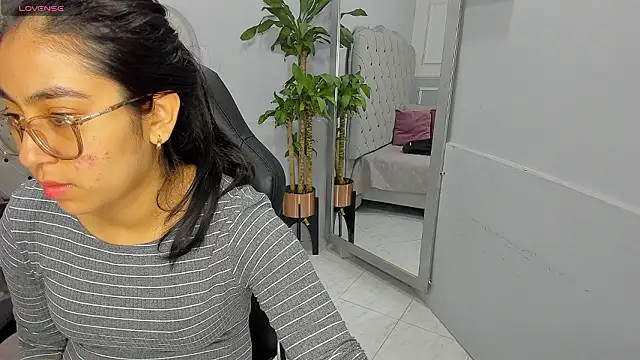 Snapshot of lucelly_15 chatting on February 13, 2026, 11:50 am lucelly 15 online show from February 13, 2026, 11:50 am