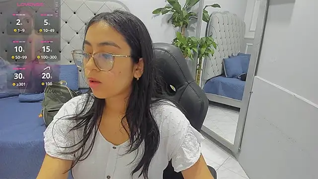 Snapshot of lucelly_15 chatting on February 19, 2026, 11:39 am lucelly 15 online show from February 19, 2026, 11:39 am