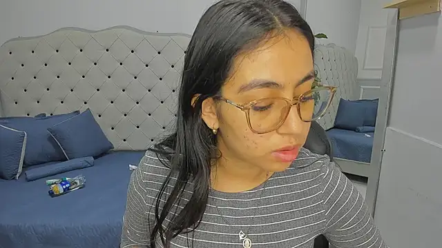 Snapshot of lucelly_15 chatting on February 20, 2026, 11:54 am lucelly 15 online show from February 20, 2026, 11:54 am