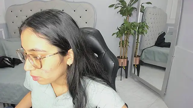 Snapshot of lucelly_15 chatting on February 22, 2026, 11:53 am lucelly 15 online show from February 22, 2026, 11:53 am