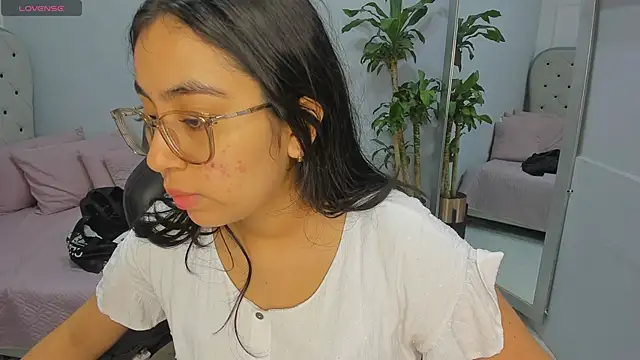 Snapshot of lucelly_15 chatting on February 26, 2026, 11:42 am lucelly 15 online show from February 26, 2026, 11:42 am