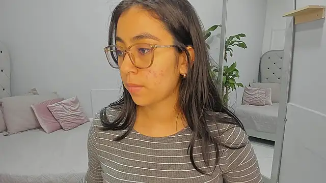 Snapshot of lucelly_15 chatting on February 28, 2026, 11:44 am lucelly 15 online show from February 28, 2026, 11:44 am