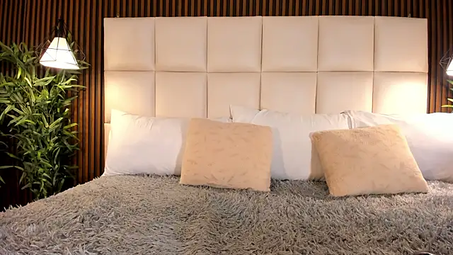 MelanieHillss online show from March 5, 2026, 4:19 am