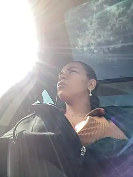 Snapshot of Naatalia chatting on March 16, 2025, 8:11 pm Naatalia online show from March 16, 2025, 8:11 pm