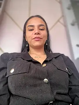 Snapshot of Naatalia chatting on October 7, 2025, 5:21 pm Naatalia online show from October 7, 2025, 5:21 pm