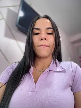 Snapshot of Naatalia chatting on October 9, 2025, 6:17 pm Naatalia online show from October 9, 2025, 6:17 pm