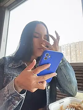 Naatalia online show from April 19, 2026, 8:22 pm