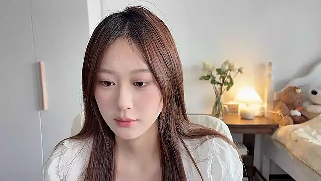 Cassie-20 online show from May 13, 2026, 4:43 am