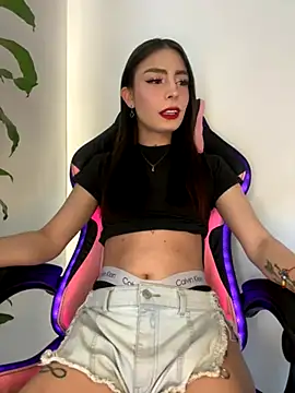 Snapshot of candycami19 chatting on September 24, 2025, 9:18 pm candycami19 online show from September 24, 2025, 9:18 pm