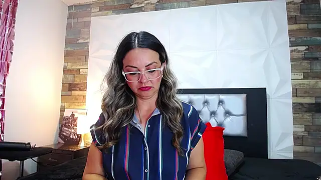 Azaahara  online show from February 24, 2025, 5:20 pm