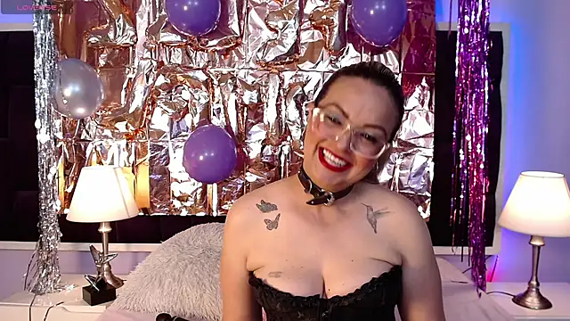 Azaahara  online show from March 31, 2026, 1:22 pm