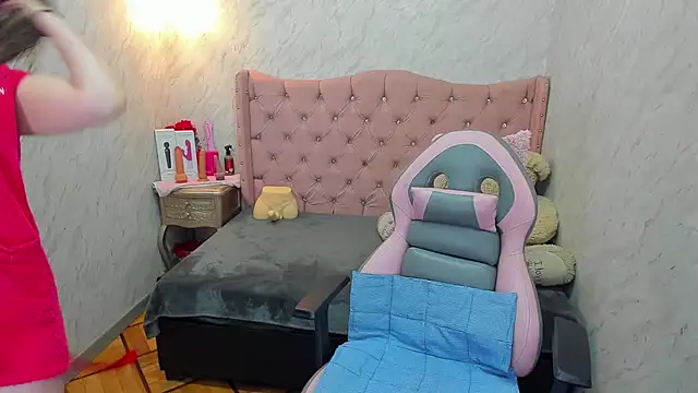 Lianngrace online show from June 5, 2026, 2:45 pm