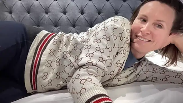 Snapshot of eatmypie69 chatting on October 19, 2025, 7:58 pm eatmypie69 online show from October 19, 2025, 7:58 pm