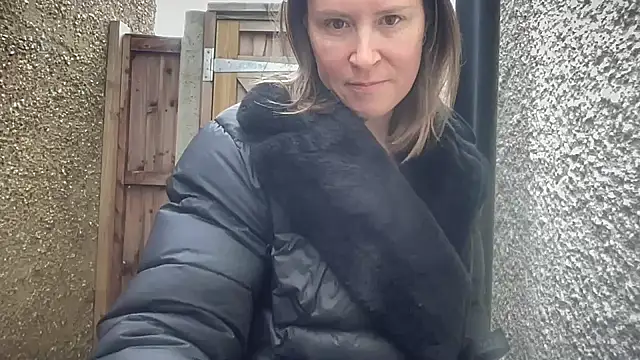 Snapshot of eatmypie69 chatting on February 2, 2026, 9:52 am eatmypie69 online show from February 2, 2026, 9:52 am