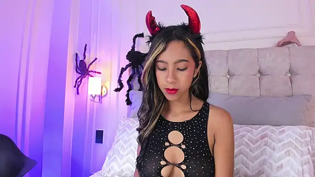 JasmineRoss 1 online show from October 19, 2025, 12:28 pm
