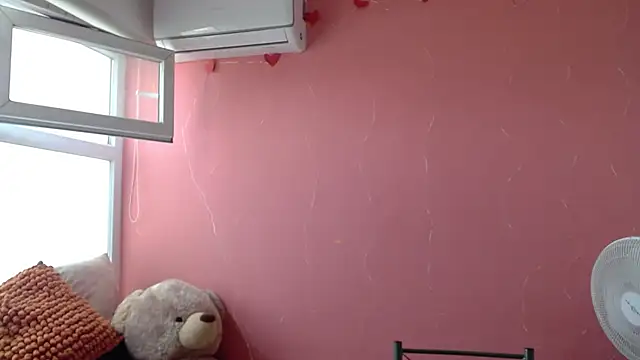 morahaze online show from February 19, 2025, 5:27 pm