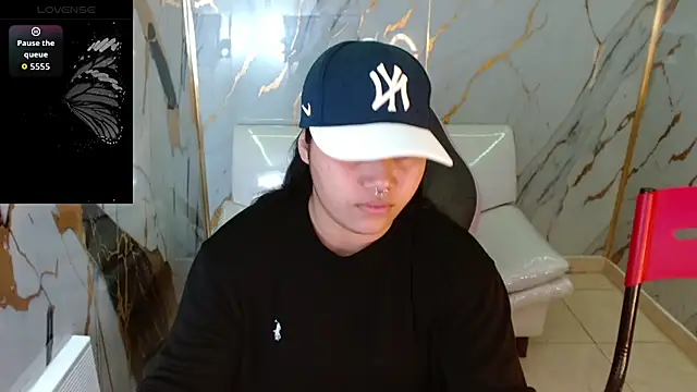 melany rouse18 online show from April 17, 2026, 1:25 pm