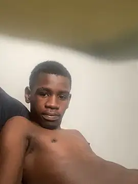 Flamingomu online show from April 28, 2026, 7:57 am