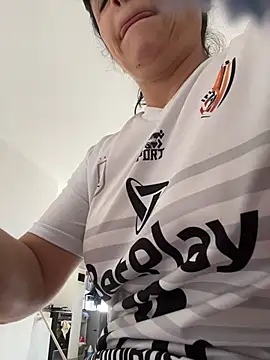 Skay Hot online show from November 13, 2025, 4:39 pm