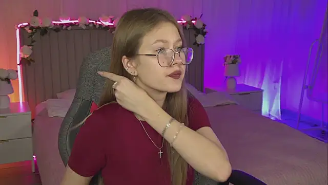 EveMundie online show from November 11, 2025, 12:38 pm