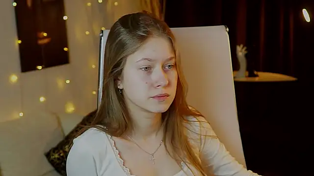 EveMundie online show from February 3, 2026, 11:37 am