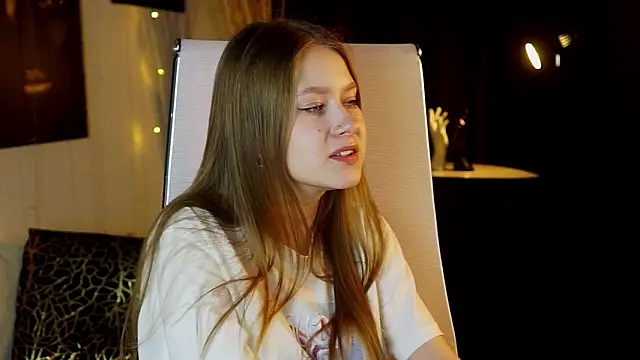 EveMundie online show from March 2, 2026, 11:06 am