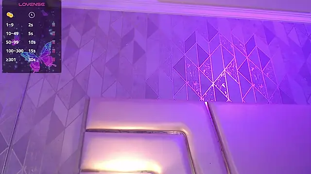 AnahisBennett online show from April 11, 2026, 4:17 am