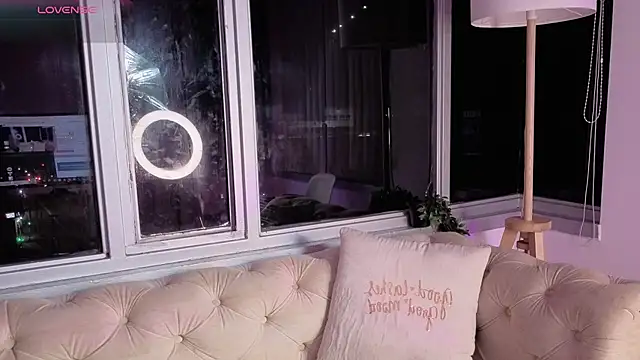 Snapshot of Ivanna_West chatting on March 20, 2026, 9:58 am Ivanna West online show from March 20, 2026, 9:58 am