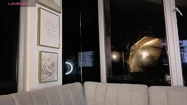 Snapshot of Ivanna_West chatting on April 7, 2026, 9:54 am Ivanna West online show from April 7, 2026, 9:54 am