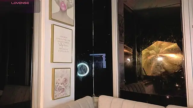 Snapshot of Ivanna_West chatting on April 9, 2026, 9:58 am Ivanna West online show from April 9, 2026, 9:58 am