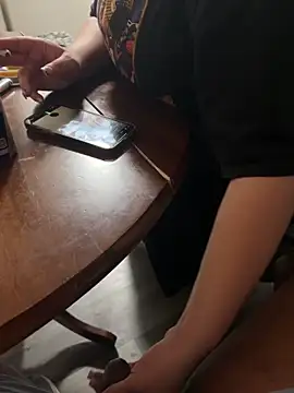 Snapshot of BlueNightsUncle chatting on October 6, 2025, 2:53 am BlueNightsUncle online show from October 6, 2025, 2:53 am