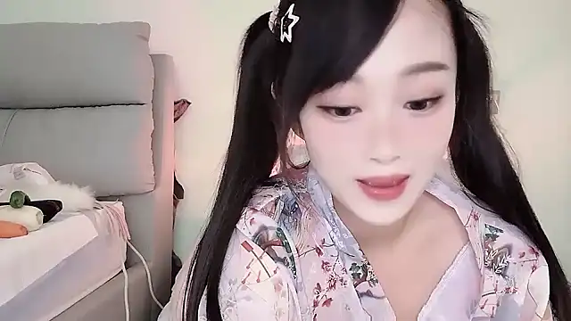 yueyue2003 online show from March 20, 2025, 2:32 pm