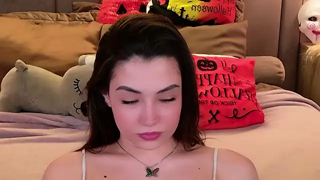 Alice Deleon online show from November 2, 2025, 11:01 am